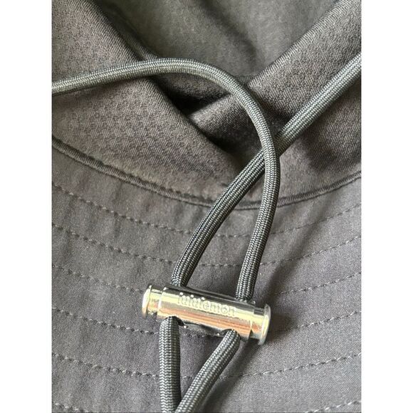 NWOT LULULEMON black nylon bucket hat, $60 - Picture 8 of 9